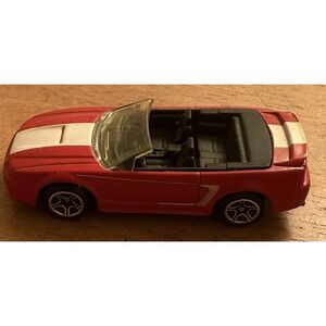 MATCHBOX  VINTAGE '99 RED/WHITE FORD MUSTANG CONVERTIBLE‎ Loose